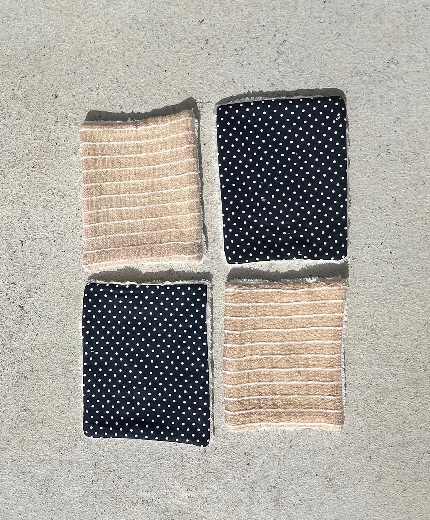 Lingettes démaquillante blanc cassé