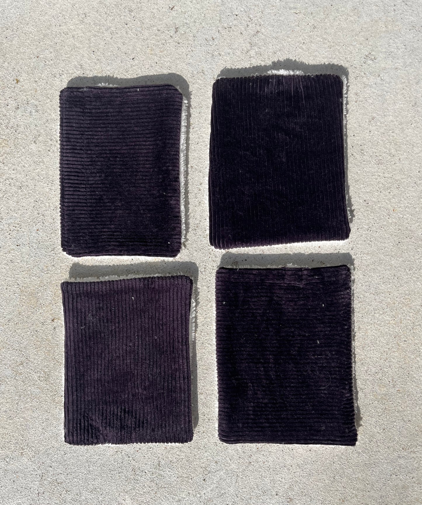Lingettes démaquillante blanc cassé