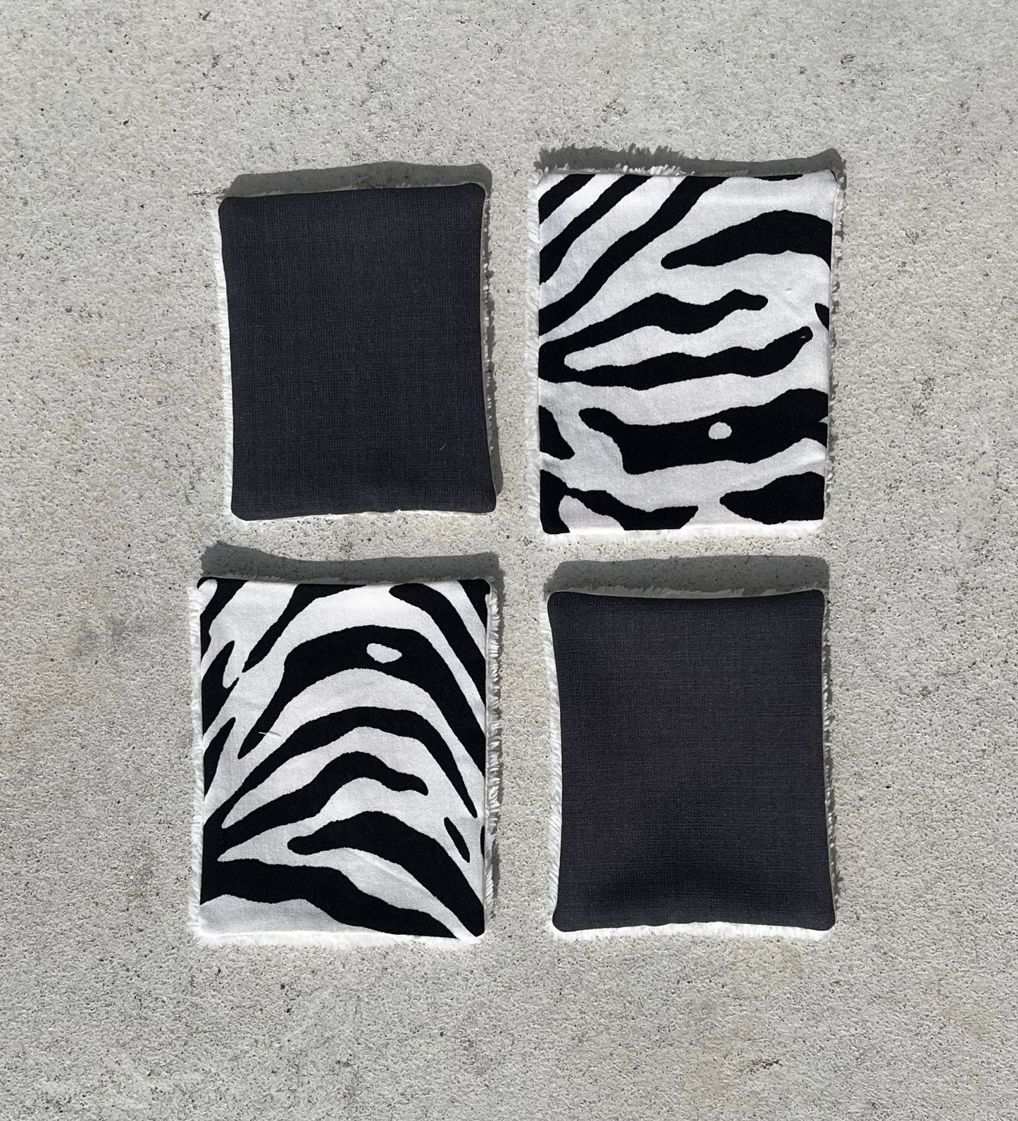 Lingettes démaquillante blanc cassé