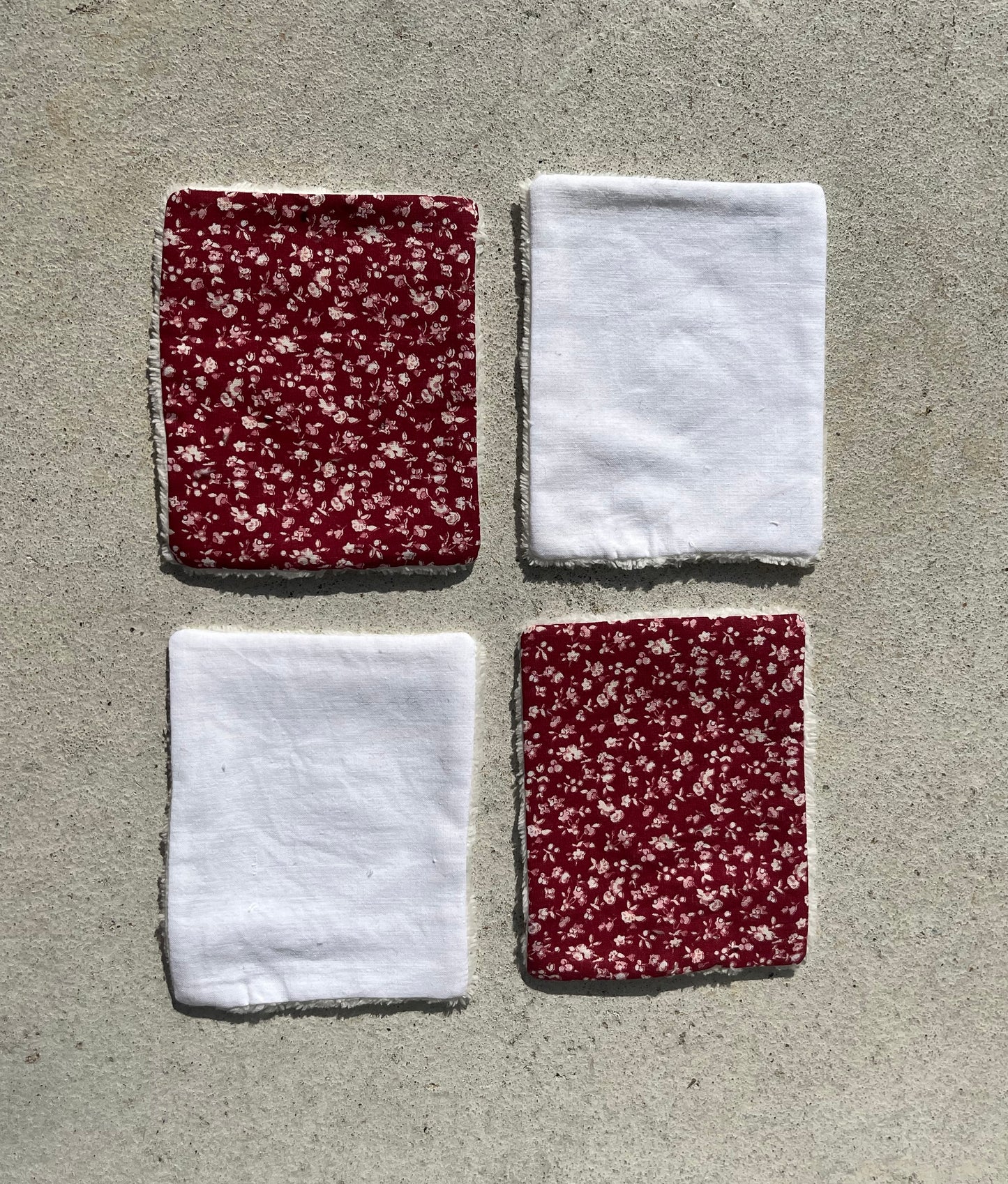 Lingettes démaquillante blanc cassé