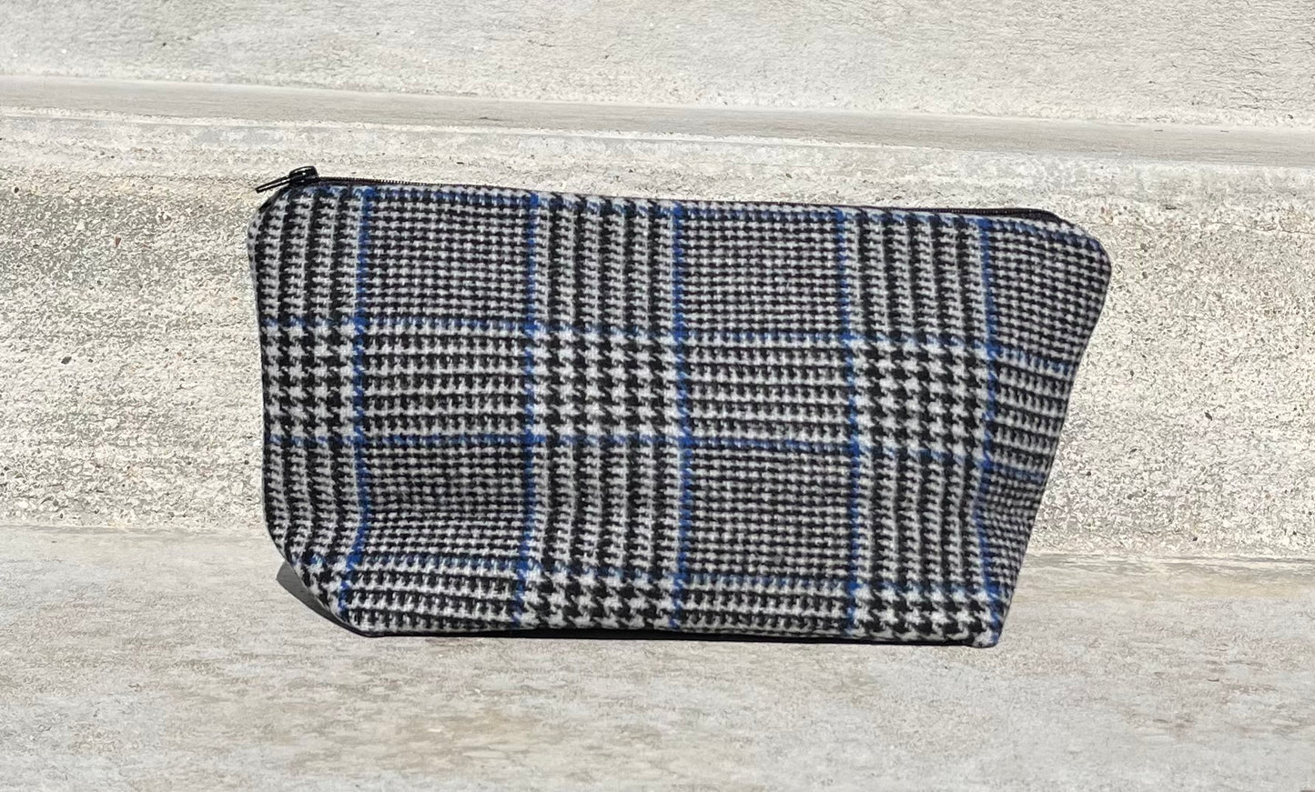 Trousse rayé noir et bleu