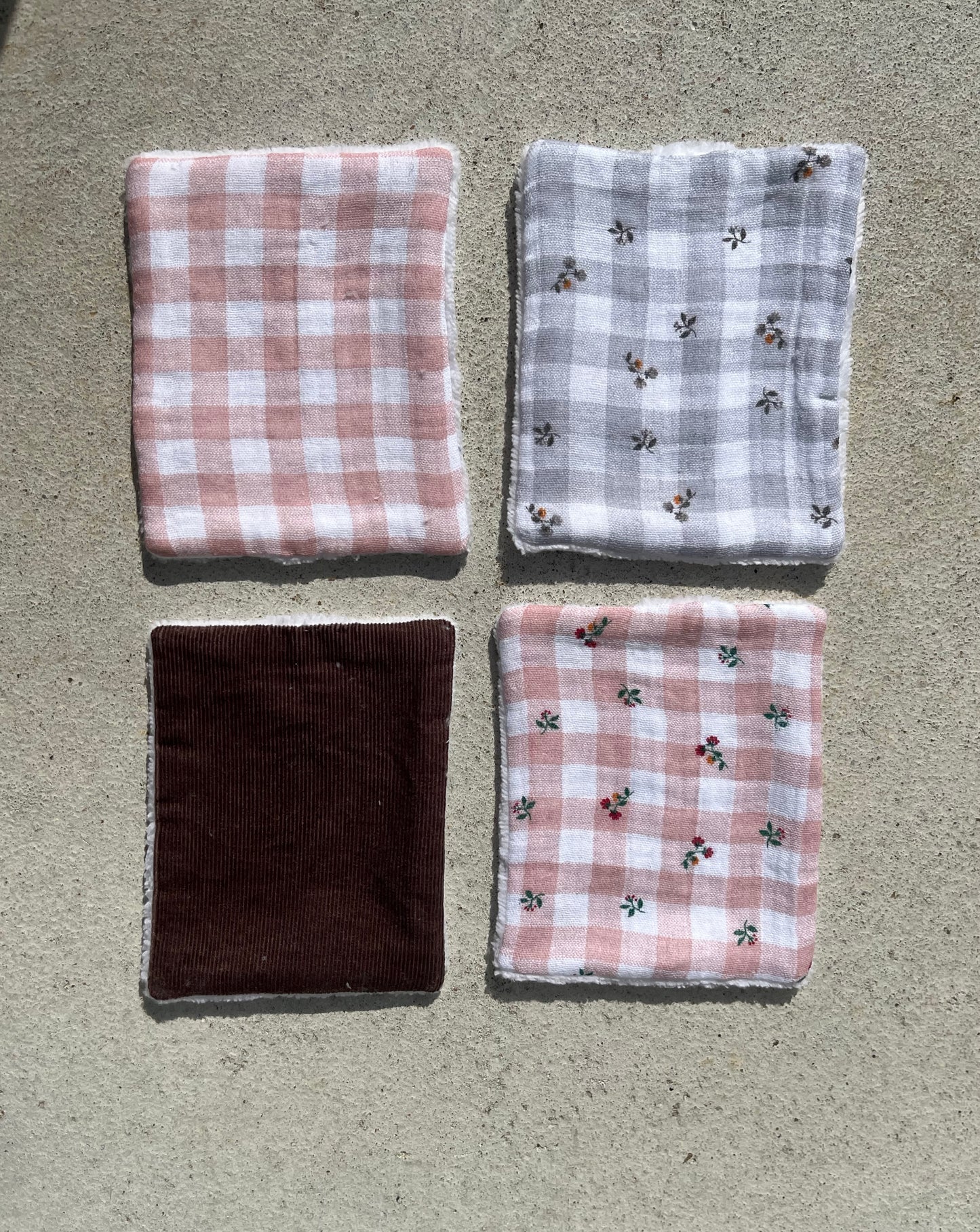 Lingettes démaquillante blanc